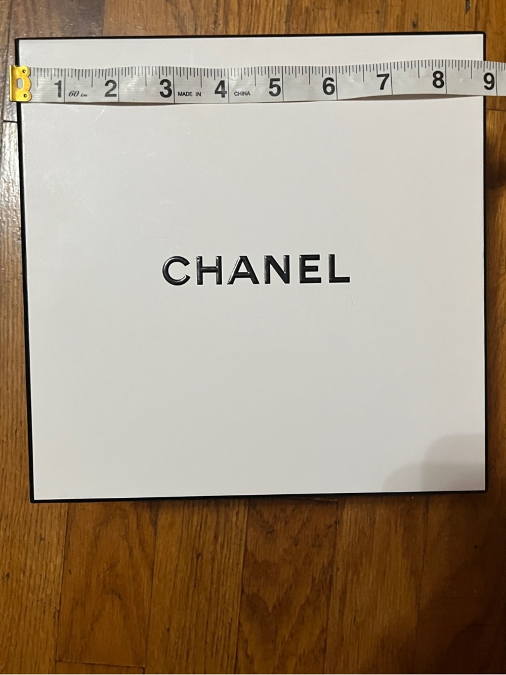 CHANEL Black Embossed Logo on White Empty Box - Picture 14 of 15